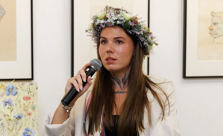 “Перепрошую, що моє небажання тихо здохнути створює вам такі проблеми”. Олександра Олійникова звинуватила WTA у зриві благодійного аукціону